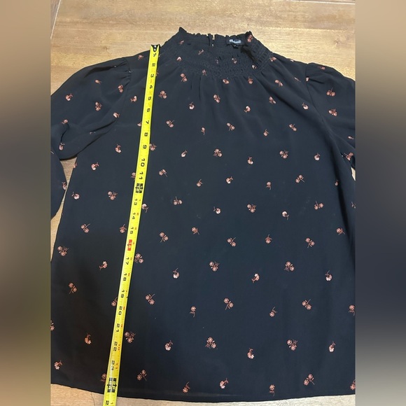 Madewell Georgette Smocked Mockneck Top Size small - Picture 6 of 10